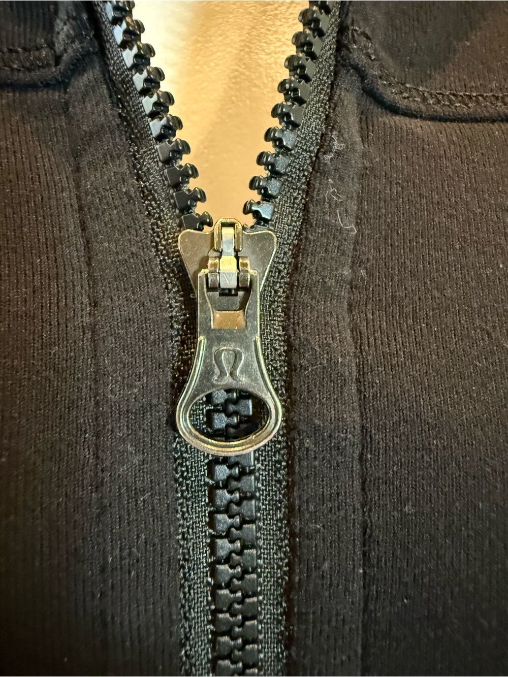 Lululemon Black Athletic 1/2 zip - Picture 4 of 5